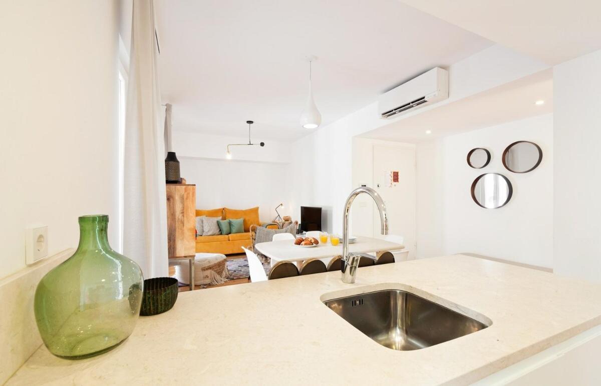 Bright 2 Bedroom Apartment With Parking In Lisbon Exterior photo
