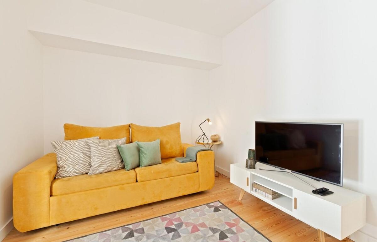 Bright 2 Bedroom Apartment With Parking In Lisbon Exterior photo