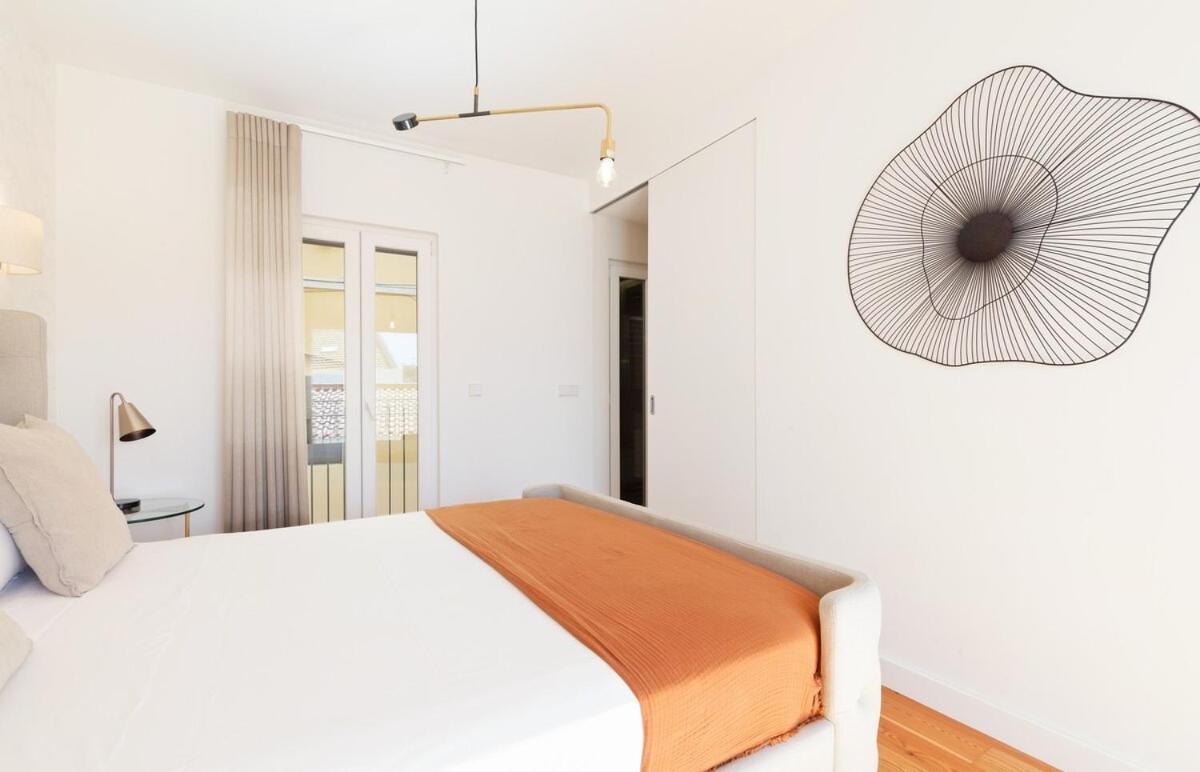 Bright 2 Bedroom Apartment With Parking In Lisbon Exterior photo