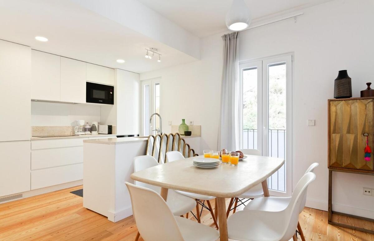 Bright 2 Bedroom Apartment With Parking In Lisbon Exterior photo