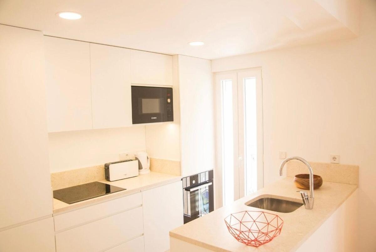 Bright 2 Bedroom Apartment With Parking In Lisbon Exterior photo