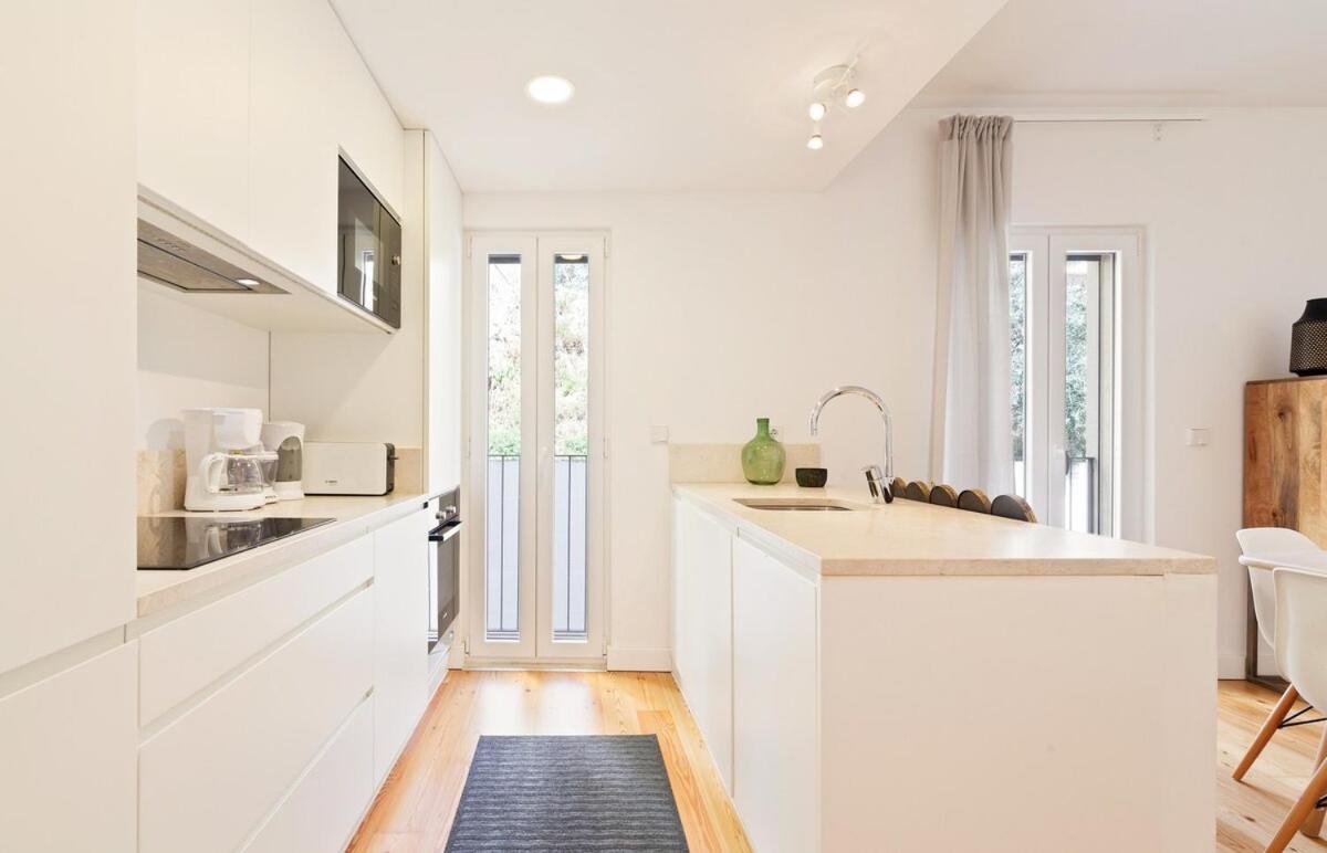 Bright 2 Bedroom Apartment With Parking In Lisbon Exterior photo